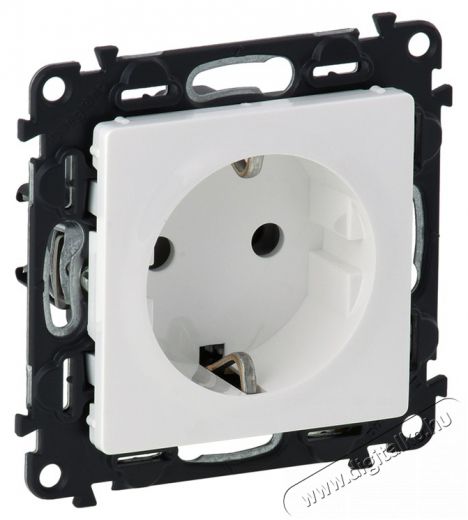 Legrand 753121 Valena Life feh&eacute;r 2P+F csatlakoz&oacute;aljzat H&aacute;ztart&aacute;s / Otthon / K&uuml;lt&eacute;r - Vil&aacute;g&iacute;t&aacute;s / elektromoss&aacute;g - H&aacute;l&oacute;zati eloszt&oacute; / hosszabb&iacute;t&oacute; / adapter - 392332
