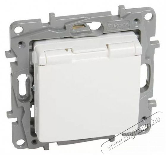 Legrand 764532 Nilo&eacute; csap&oacute;fedeles gyermekv&eacute;delemmel feh&eacute;r 2P+F aljzat H&aacute;ztart&aacute;s / Otthon / K&uuml;lt&eacute;r - Vil&aacute;g&iacute;t&aacute;s / elektromoss&aacute;g - H&aacute;l&oacute;zati eloszt&oacute; / hosszabb&iacute;t&oacute; / adapter - 392170