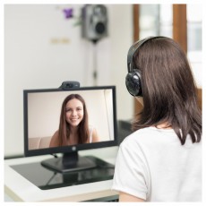 Logitech C270 720p fekete mikrofonos webkamera Iroda &eacute;s sz&aacute;m&iacute;t&aacute;stechnika - Webkamera - 339603