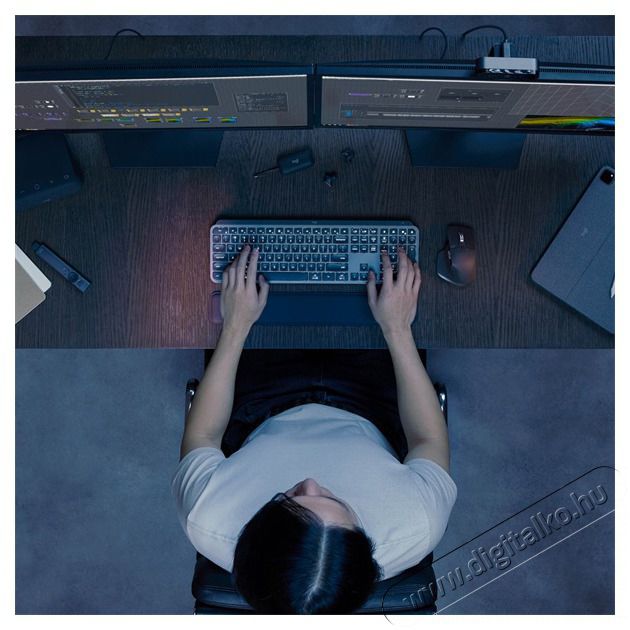 Logitech MX Keys S l&eacute;zergrav&iacute;rozott magyar kioszt&aacute;s&uacute; grafitsz&uuml;rke vezet&eacute;k n&eacute;lk&uuml;li billentyűzet Iroda &eacute;s sz&aacute;m&iacute;t&aacute;stechnika - Billentyűzet / billentyűzet szett - Vezet&eacute;k n&eacute;lk&uuml;li - 507969