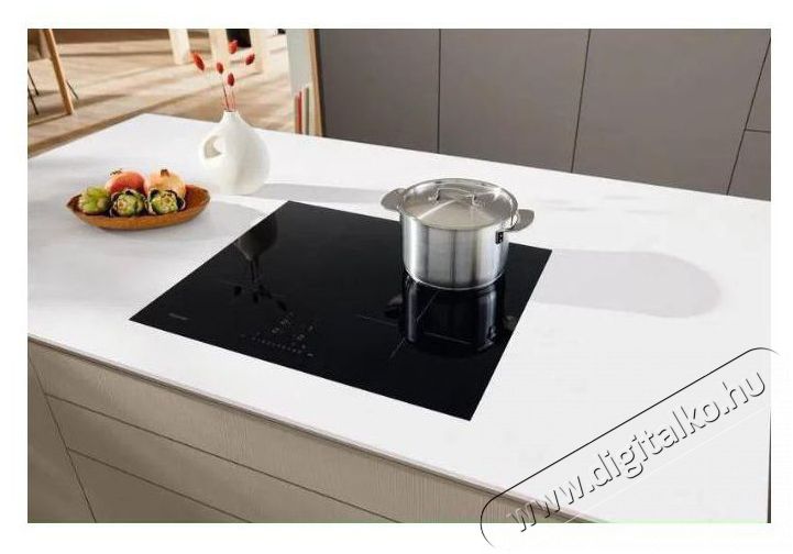 Miele KM 7363 FL Indukci&oacute;s főzőlap (be&eacute;p&iacute;thető) Konyhai term&eacute;kek - S&uuml;tő-főzőlap, tűzhely (be&eacute;p&iacute;thető) - Indukci&oacute;s főzőlap (be&eacute;p&iacute;thető) - 529767