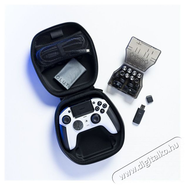 NACON 2808849 Revolution 5 Pro PS5 feh&eacute;r kontroller Iroda &eacute;s sz&aacute;m&iacute;t&aacute;stechnika - J&aacute;t&eacute;k konzol - Kontroller - 500387