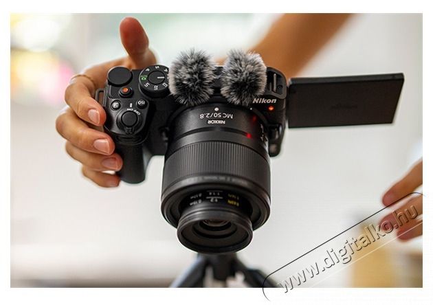 Nikon Z30 Digit&aacute;lis f&eacute;nyk&eacute;pezőg&eacute;p F&eacute;nyk&eacute;pezőg&eacute;p / kamera - Kompakt f&eacute;nyk&eacute;pezőg&eacute;p - Norm&aacute;l tud&aacute;s&uacute; kompakt - 442977
