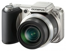 Olympus SP-600 UZ ez&uuml;st-f&eacute;nyk&eacute;pezőg&eacute;p F&eacute;nyk&eacute;pezőg&eacute;p / kamera - Ultrazoom f&eacute;nyk&eacute;pezőg&eacute;p - K&ouml;zepes m&eacute;retű - 252416