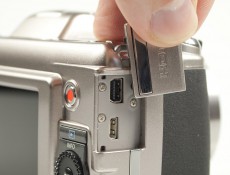 Olympus SP-800 UZ ez&uuml;st-kamera F&eacute;nyk&eacute;pezőg&eacute;p / kamera - Ultrazoom f&eacute;nyk&eacute;pezőg&eacute;p - K&ouml;zepes m&eacute;retű - 252418