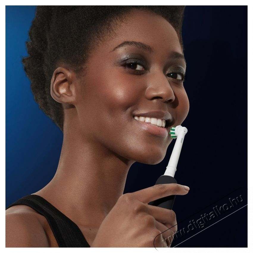 Oral-B Pro 1 Elektromos fogkefe, 3D tiszt&iacute;t&aacute;s, 3 program, 1 fej, Utaz&oacute;k&eacute;szlet, Fekete Sz&eacute;ps&eacute;g&aacute;pol&aacute;s / Eg&eacute;szs&eacute;g - Sz&aacute;j / fog &aacute;pol&aacute;s - Elektromos fogkefe - 533629
