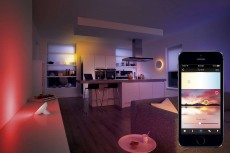 PHILIPS 915004318901 Hue Iris asztali l&aacute;mpa H&aacute;ztart&aacute;s / Otthon / K&uuml;lt&eacute;r - Vil&aacute;g&iacute;t&aacute;s / elektromoss&aacute;g - Asztali l&aacute;mpa - 301310