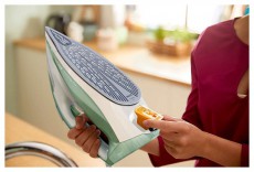 PHILIPS DST7012/70 gőz&ouml;lős vasal&oacute; H&aacute;ztart&aacute;s / Otthon / K&uuml;lt&eacute;r - Vasal&oacute; - Vasal&oacute; - 474864