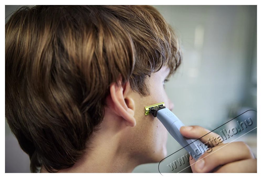 PHILIPS QP1324/30 OneBlade First Shave borotva Sz&eacute;ps&eacute;g&aacute;pol&aacute;s / Eg&eacute;szs&eacute;g - Szőrtelen&iacute;tő / borotva - Arc- &eacute;s testszőrzet v&aacute;g&oacute;, form&aacute;z&oacute; - 500651