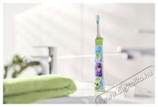 PHILIPS Sonicare for Kids HX6352/11 Elektromos fogkefe Sz&eacute;ps&eacute;g&aacute;pol&aacute;s / Eg&eacute;szs&eacute;g - Sz&aacute;j / fog &aacute;pol&aacute;s - Elektromos fogkefe - 525682