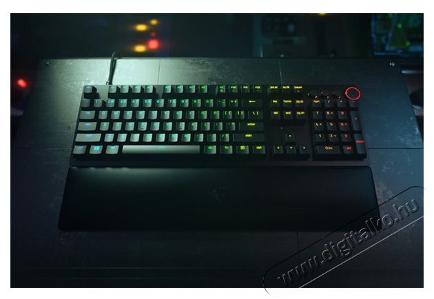 Razer Huntsman V2 (Purple Switch) US RGB fekete gamer billentyűzet Iroda &eacute;s sz&aacute;m&iacute;t&aacute;stechnika - Billentyűzet / billentyűzet szett - Vezet&eacute;kes - 440422