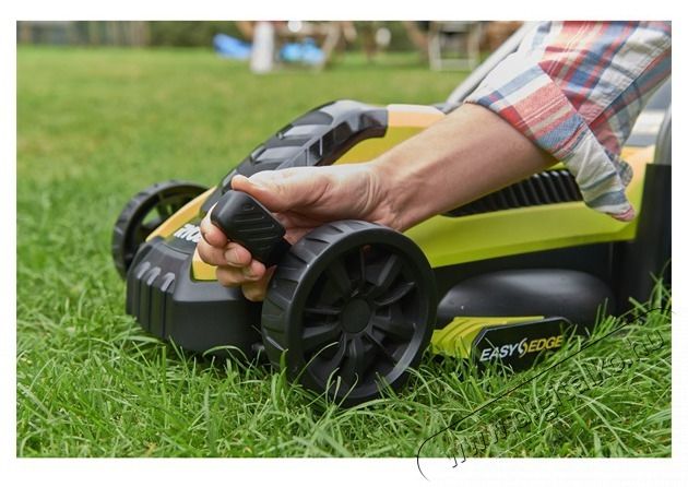 Ryobi RLM13E33S 1300 W elektromos fűny&iacute;r&oacute; H&aacute;ztart&aacute;s / Otthon / K&uuml;lt&eacute;r - K&uuml;lt&eacute;r / kerti term&eacute;k / grill - Fűny&iacute;r&oacute; / gyeplaz&iacute;t&oacute; - 441094
