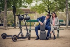 Segway Kickscooter MAX G30E II H&aacute;ztart&aacute;s / Otthon / K&uuml;lt&eacute;r - J&aacute;t&eacute;k / Sport - Roller / segway / g&ouml;rdeszka - 371276