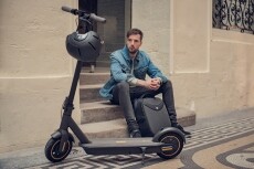 Segway Kickscooter MAX G30E II H&aacute;ztart&aacute;s / Otthon / K&uuml;lt&eacute;r - J&aacute;t&eacute;k / Sport - Roller / segway / g&ouml;rdeszka - 371276