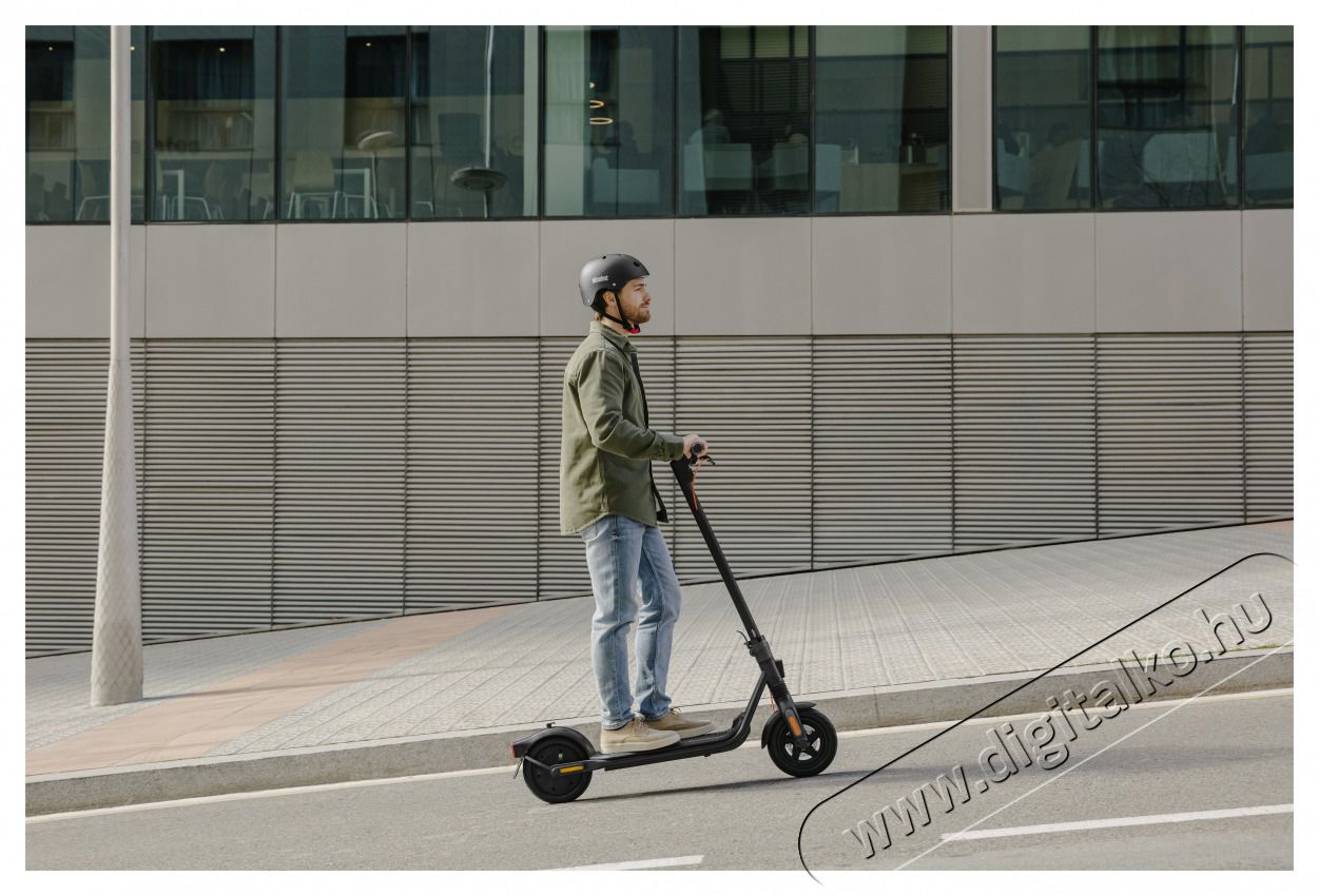 Segway Ninebot KickScooter F2 Plus elektromos roller H&aacute;ztart&aacute;s / Otthon / K&uuml;lt&eacute;r - J&aacute;t&eacute;k / Sport - Roller / segway / g&ouml;rdeszka - 478197