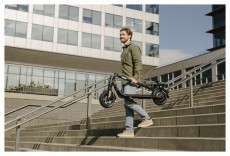 Segway Ninebot KickScooter F2 Plus elektromos roller H&aacute;ztart&aacute;s / Otthon / K&uuml;lt&eacute;r - J&aacute;t&eacute;k / Sport - Roller / segway / g&ouml;rdeszka - 478197