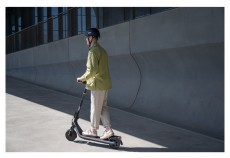 Segway Ninebot Kickscooter E2 E II elektromos roller H&aacute;ztart&aacute;s / Otthon / K&uuml;lt&eacute;r - J&aacute;t&eacute;k / Sport - Roller / segway / g&ouml;rdeszka - 506825