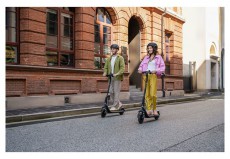 Segway Ninebot Kickscooter E2 E II elektromos roller H&aacute;ztart&aacute;s / Otthon / K&uuml;lt&eacute;r - J&aacute;t&eacute;k / Sport - Roller / segway / g&ouml;rdeszka - 506825