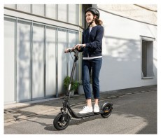 Segway Ninebot KickScooter F2 E II elektromos roller H&aacute;ztart&aacute;s / Otthon / K&uuml;lt&eacute;r - J&aacute;t&eacute;k / Sport - Roller / segway / g&ouml;rdeszka - 506908