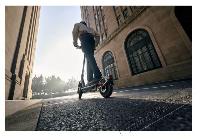 Segway Ninebot KickScooter F3 Pro E elektromos roller H&aacute;ztart&aacute;s / Otthon / K&uuml;lt&eacute;r - J&aacute;t&eacute;k / Sport - Roller / segway / g&ouml;rdeszka - 507051