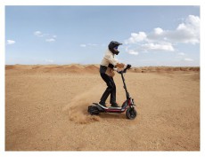 Segway Ninebot KickScooter ZT3 Pro E elektromos roller H&aacute;ztart&aacute;s / Otthon / K&uuml;lt&eacute;r - J&aacute;t&eacute;k / Sport - Roller / segway / g&ouml;rdeszka - 506945
