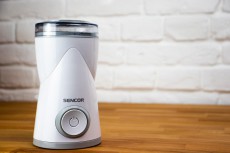 Sencor SCG 1050WH Elektromos k&aacute;v&eacute;dar&aacute;l&oacute; - feh&eacute;r Konyhai term&eacute;kek - K&aacute;v&eacute;főző / k&aacute;v&eacute;&ouml;rlő / kieg&eacute;sz&iacute;tő - K&aacute;v&eacute;dar&aacute;l&oacute; / őrlő - 274771