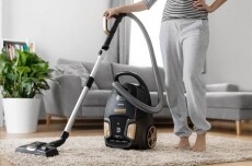 Sencor SVC 9300BK EcoPower porzs&aacute;kos porsz&iacute;v&oacute; H&aacute;ztart&aacute;s / Otthon / K&uuml;lt&eacute;r - Porsz&iacute;v&oacute; / takar&iacute;t&oacute;g&eacute;p - Porzs&aacute;kos porsz&iacute;v&oacute; - 349370