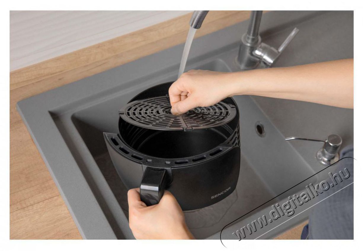 Sencor SFR 5030BK forr&oacute;levegős fritőz Konyhai term&eacute;kek - Konyhai kisg&eacute;p (s&uuml;t&eacute;s / főz&eacute;s / hűt&eacute;s / &eacute;telk&eacute;sz&iacute;t&eacute;s) - L&eacute;gkever&eacute;ses főzőg&eacute;p / elektromos kukta / multifunkci&oacute;s s&uuml;tő - 376735