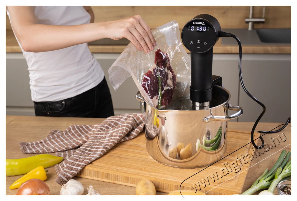 Siguro SV-R850B Tenderino WiFi/BT Konyhai term&eacute;kek - Konyhai kisg&eacute;p (s&uuml;t&eacute;s / főz&eacute;s / hűt&eacute;s / &eacute;telk&eacute;sz&iacute;t&eacute;s) - Sous Vide főző - 504575