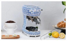 Smeg ECF02DGBEU Dolce&Gabbana Blu Mediterraneo Konyhai term&eacute;kek - K&aacute;v&eacute;főző / k&aacute;v&eacute;&ouml;rlő / kieg&eacute;sz&iacute;tő - Pressz&oacute; k&aacute;v&eacute;főző - 512866