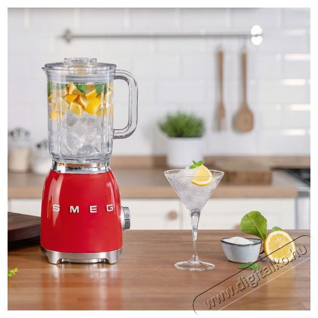 Smeg Smeg BLF03RDEU Konyhai term&eacute;kek - Konyhai kisg&eacute;p (elők&eacute;sz&iacute;t&eacute;s / feldolgoz&aacute;s) - Turmixg&eacute;p - 519176