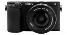 SONY Alpha 6400 + 16-50mm - fekete - F&eacute;nyk&eacute;pezőg&eacute;p / kamera - MILC cser&eacute;lhető objekt&iacute;ves kompakt f&eacute;nyk&eacute;pezőg&eacute;p - 347158