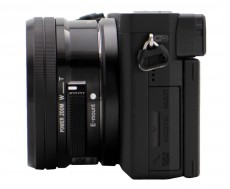 SONY Alpha 6400 + 16-50mm - fekete F&eacute;nyk&eacute;pezőg&eacute;p / kamera - MILC cser&eacute;lhető objekt&iacute;ves kompakt f&eacute;nyk&eacute;pezőg&eacute;p - 347158