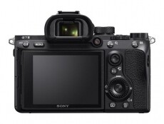 SONY Alpha 7 III (ILCE-7M3B) v&aacute;z F&eacute;nyk&eacute;pezőg&eacute;p / kamera - DSLR t&uuml;k&ouml;rreflexes f&eacute;nyk&eacute;pezőg&eacute;p - 344664