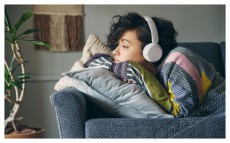 SONY WHCH520C.CE7 Bluetooth b&eacute;zs fejhallgat&oacute; Audio-Video / Hifi / Multim&eacute;dia - F&uuml;l &eacute;s Fejhallgat&oacute;k - Fejhallgat&oacute; - 462311