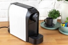 Tchibo Cafissimo Easy kapszul&aacute;s k&aacute;v&eacute;főző - feh&eacute;r Konyhai term&eacute;kek - K&aacute;v&eacute;főző / k&aacute;v&eacute;&ouml;rlő / kieg&eacute;sz&iacute;tő - Kapszul&aacute;s / podos k&aacute;v&eacute;főző - 353441