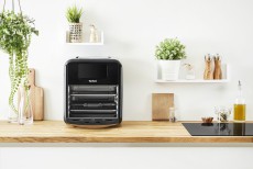 Tefal FW501815 Easy Fry Oven & Grill l&eacute;gkever&eacute;ses fritőz &eacute;s grillező Konyhai term&eacute;kek - Konyhai kisg&eacute;p (s&uuml;t&eacute;s / főz&eacute;s / hűt&eacute;s / &eacute;telk&eacute;sz&iacute;t&eacute;s) - L&eacute;gkever&eacute;ses főzőg&eacute;p / elektromos kukta / multifunkci&oacute;s s&uuml;tő - 373359