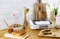 Tefal SW701110 szendvicss&uuml;tő Konyhai term&eacute;kek - Konyhai kisg&eacute;p (s&uuml;t&eacute;s / főz&eacute;s / hűt&eacute;s / &eacute;telk&eacute;sz&iacute;t&eacute;s) - Melegszendvics / gofri s&uuml;tő - 373397