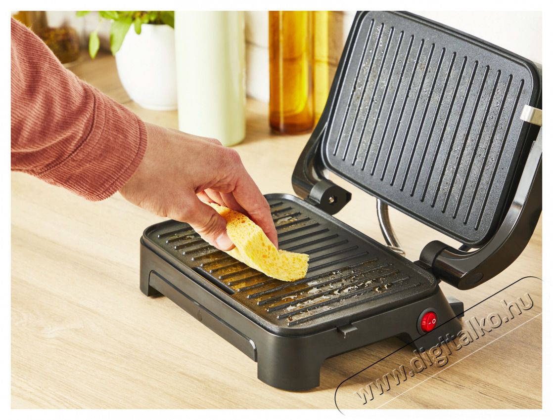Tefal GC270D10 Inicio Compact sz&uuml;rke-fekete kontaktgrill Konyhai term&eacute;kek - Konyhai kisg&eacute;p (s&uuml;t&eacute;s / főz&eacute;s / hűt&eacute;s / &eacute;telk&eacute;sz&iacute;t&eacute;s) - Kontakt grill s&uuml;tő / s&uuml;tőlap - 501363