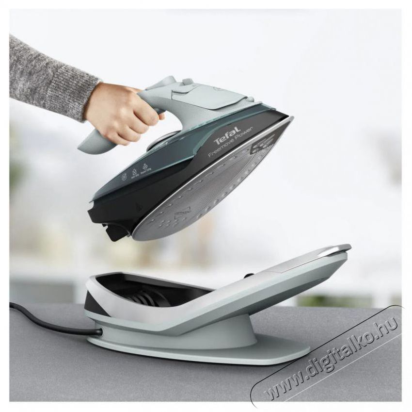 Tefal Freemove Power FV6670E0 akkus vasal&oacute;, 2600W, gőzf&uacute;v&oacute;ka 220 g perc, gőzmennyis&eacute;g 0 - 40 g perc H&aacute;ztart&aacute;s / Otthon / K&uuml;lt&eacute;r - Vasal&oacute; - Vasal&oacute; - 520886