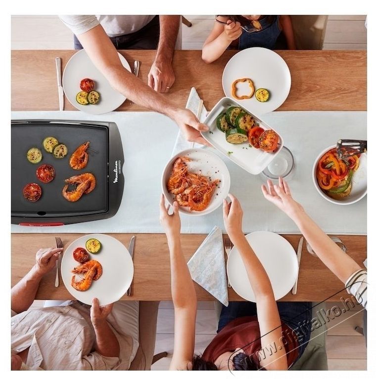 Tefal Booster elektromos grill lemez CB641810, 2200 W, Power Boost, &aacute;ll&iacute;that&oacute; termoszt&aacute;t, tapad&aacute;smentes fel&uuml;let Tefal Resist +, termospot jelző, fekete Konyhai term&eacute;kek - S&uuml;tő-főzőlap, tűzhely (szabadon&aacute;ll&oacute;) - Mini s&uuml;tő / mini grill / mini konyha - 533786