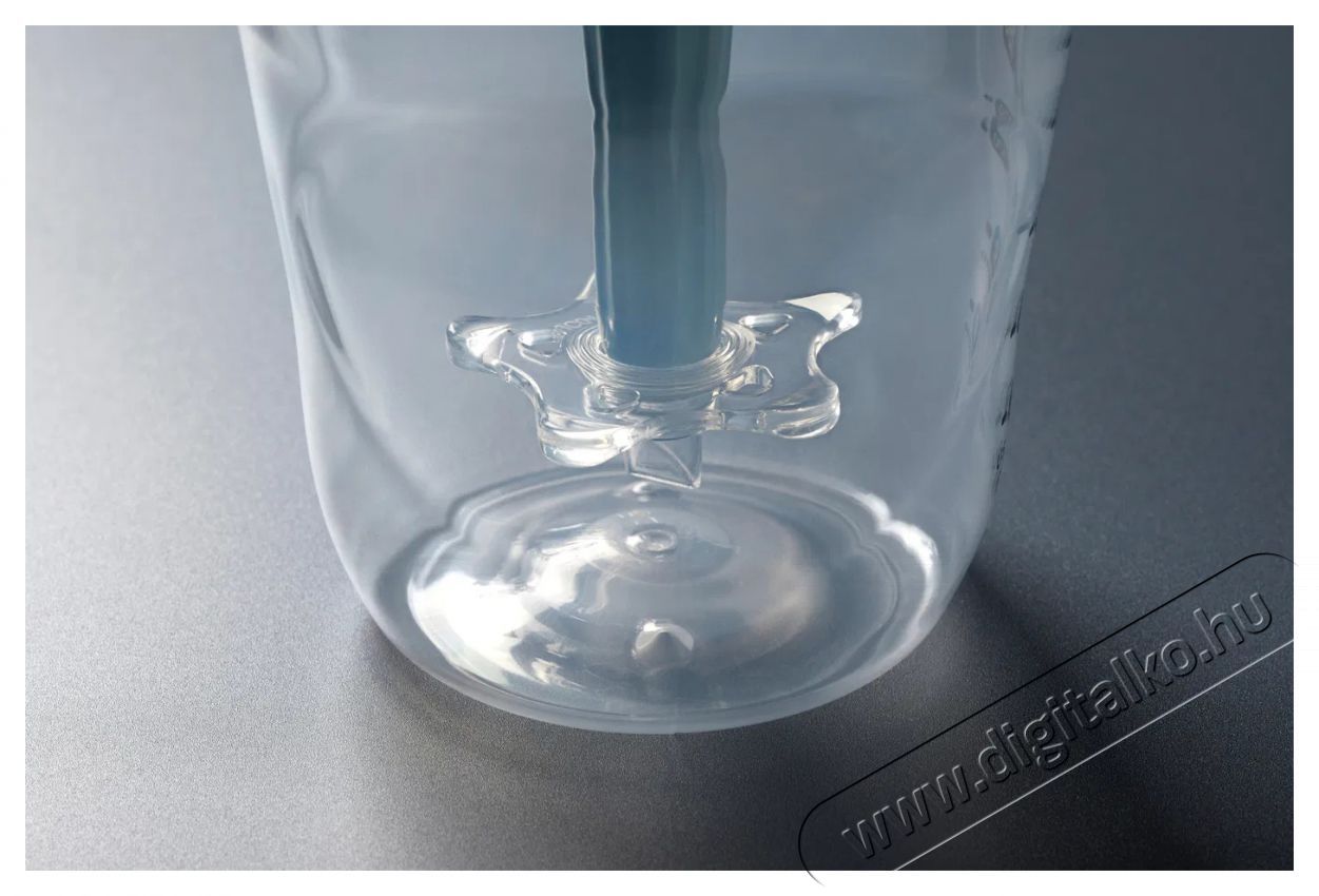 Tommee Tippee ADVANCED ANTI-COLIC &ouml;nsteriliz&aacute;l&oacute; cumis&uuml;veg + lass&uacute; foly&aacute;s cumi, 0h&oacute;+, 260 ml Sz&eacute;ps&eacute;g&aacute;pol&aacute;s / Eg&eacute;szs&eacute;g - Baba mama term&eacute;k - Cumis&uuml;veg / cumi / etet&eacute;s kieg&eacute;sz&iacute;tő - 520140