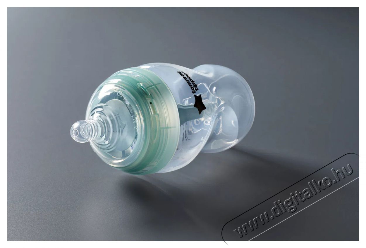 Tommee Tippee ADVANCED ANTI-COLIC &ouml;nsteriliz&aacute;l&oacute; cumis&uuml;veg + lass&uacute; foly&aacute;s cumi, 0h&oacute;+, 260 ml Sz&eacute;ps&eacute;g&aacute;pol&aacute;s / Eg&eacute;szs&eacute;g - Baba mama term&eacute;k - Cumis&uuml;veg / cumi / etet&eacute;s kieg&eacute;sz&iacute;tő - 520140