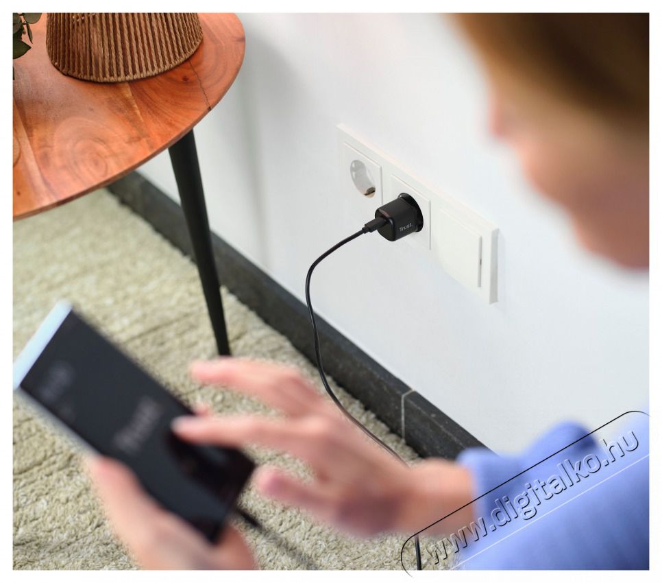 Trust Maxo 20W USB-C fekete t&ouml;ltő adapter Mobil / Kommunik&aacute;ci&oacute; / Smart - Mobiltelefon kieg&eacute;sz&iacute;tő / tok - H&aacute;l&oacute;zati-, aut&oacute;s t&ouml;ltő - 514857