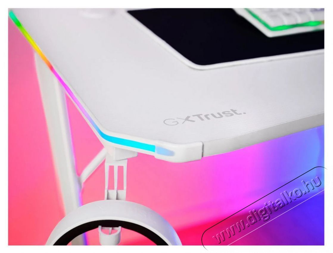 Trust GXT709W Luminus RGB, feh&eacute;r Iroda &eacute;s sz&aacute;m&iacute;t&aacute;stechnika - Egy&eacute;b sz&aacute;m&iacute;t&aacute;stechnikai term&eacute;k - 530755