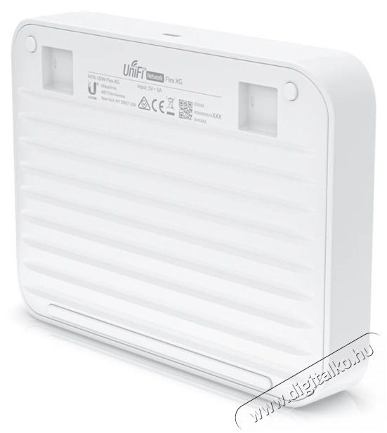 UBIQUITI UniFi USW-Flex XG 4x10GbE LAN 1xGbE LAN Switch Iroda &eacute;s sz&aacute;m&iacute;t&aacute;stechnika - H&aacute;l&oacute;zat - Switch - 394680