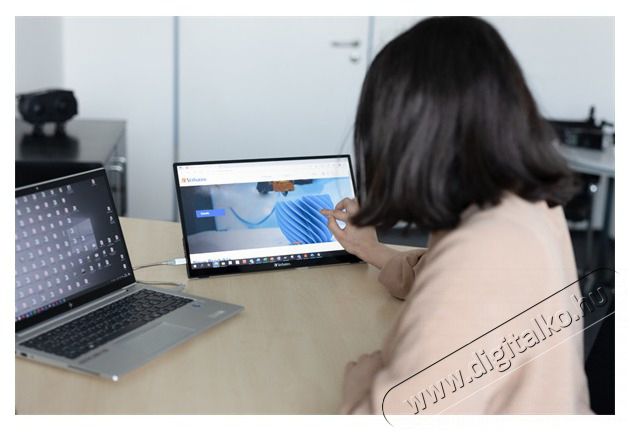 VERBATIM 49592 15,6 PMT-15 FHD IPS HDMI/USB-C fekete f&eacute;m bor&iacute;t&aacute;s&uacute; &eacute;rintők&eacute;pernyős monitor Iroda &eacute;s sz&aacute;m&iacute;t&aacute;stechnika - Monitor - &Eacute;rintők&eacute;pernyős monitor - 507922