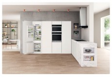 Whirlpool WHC18 T573 HŰTŐ BE&Eacute;P&Iacute;THETŐ ALULFAGYASZT&Oacute;S Konyhai term&eacute;kek - Hűtő, fagyaszt&oacute; (be&eacute;p&iacute;thető) - Alulfagyaszt&oacute;s kombin&aacute;lt hűtő - 372665