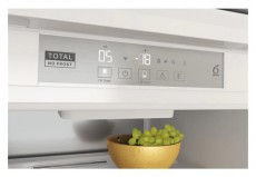 Whirlpool WHC20 T593 HŰTŐ BE&Eacute;P&Iacute;THETŐ ALULFAGYASZT&Oacute;S Konyhai term&eacute;kek - Hűtő, fagyaszt&oacute; (be&eacute;p&iacute;thető) - Alulfagyaszt&oacute;s kombin&aacute;lt hűtő - 499527