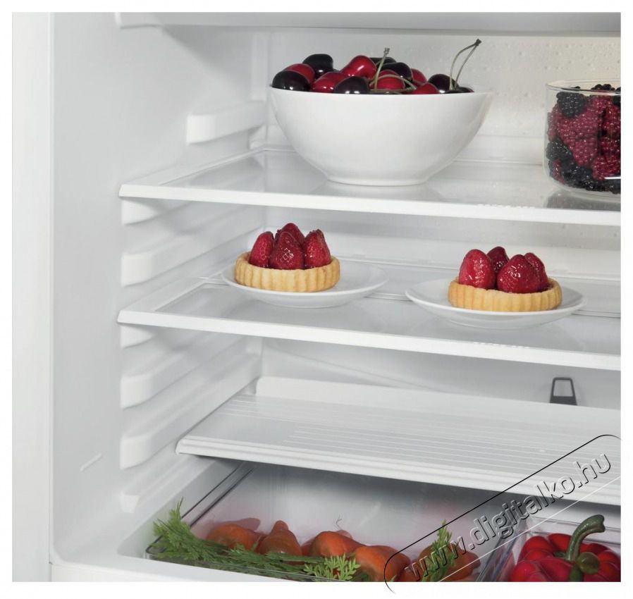 Whirlpool WBUF011 HŰTŐ BE&Eacute;P&Iacute;THETŐ EGYAJT&Oacute;S Konyhai term&eacute;kek - Hűtő, fagyaszt&oacute; (be&eacute;p&iacute;thető) - Egyajt&oacute;s hűtő - 502918